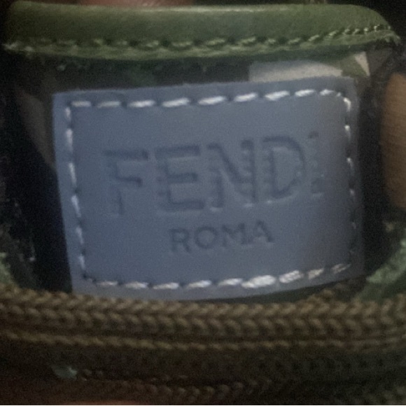 FENDI - Picture 3 of 4